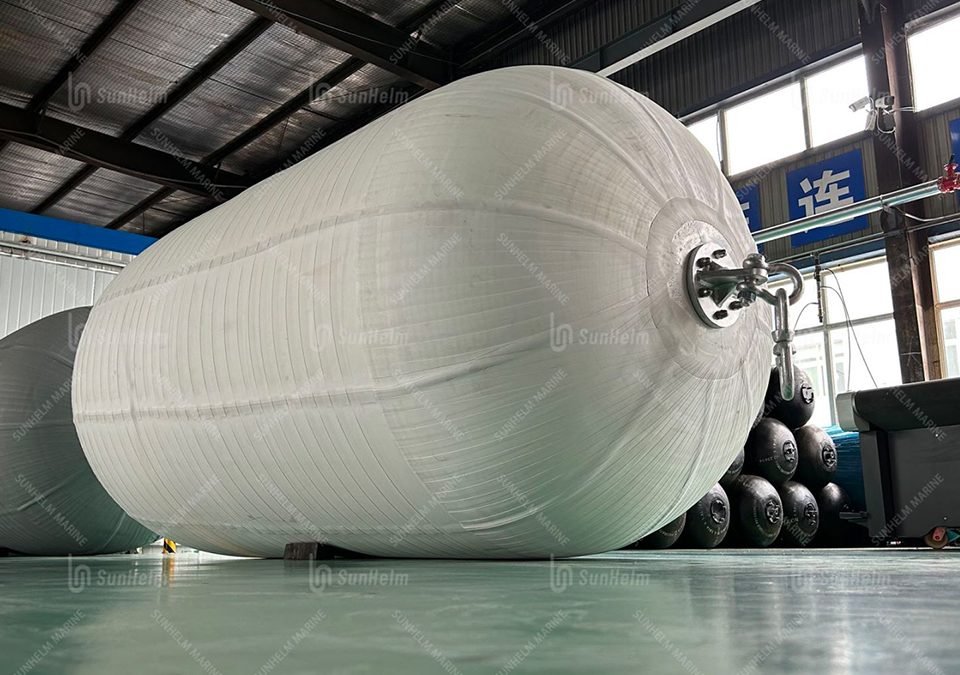 SUNHELM grey pneumatic fender