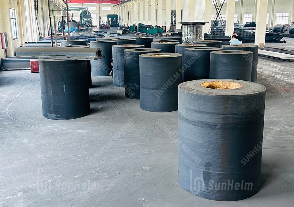 Cylindrical fenders