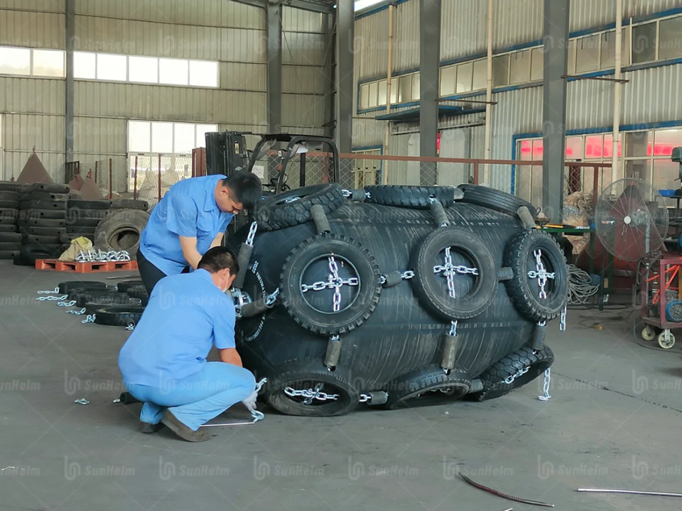 pneumatic rubber fenders