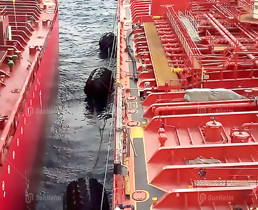 pneumatic fenders use in ship to ship